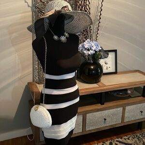 𝅺One shoulder Dress Black and White